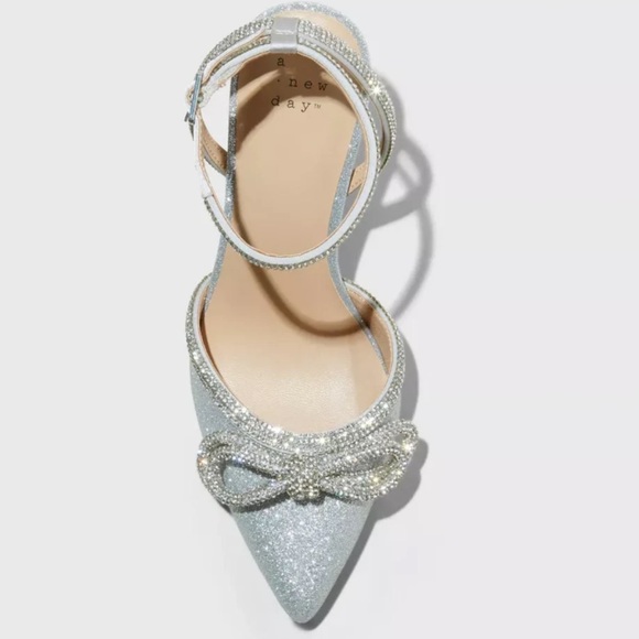 A new day Carmin Bow Pumps NWOT - Picture 2 of 5